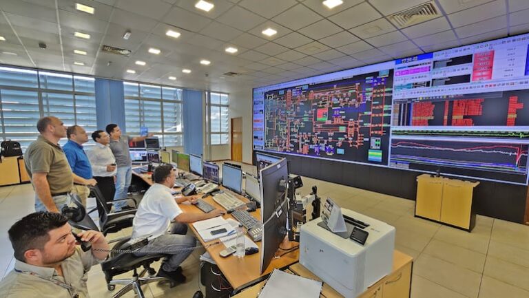 ANDE recibe ampliación presupuestaria de 148 millones de dólares.