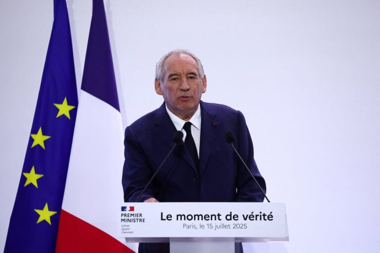 Bayrou anuncia un plan de corte radical de 44,000 millones para detener la deuda francesa