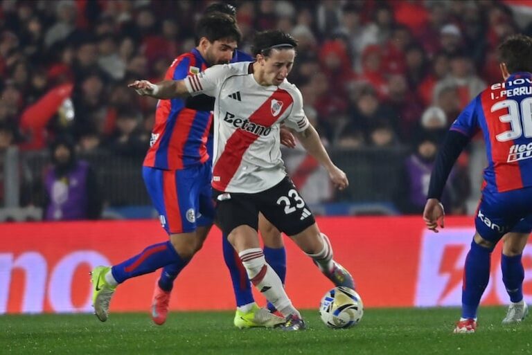 Confrontación paraguaya en el Monumental: Galarza inicia su camino en River y Gill brilla como héroe en San Lorenzo – Fútbol Internacional