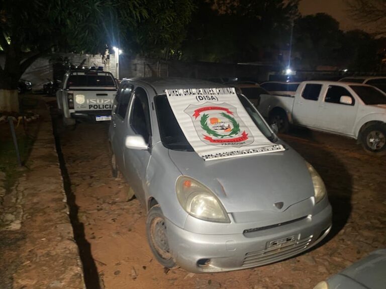 Detienen a dos por robo de vehículo en Ypané.