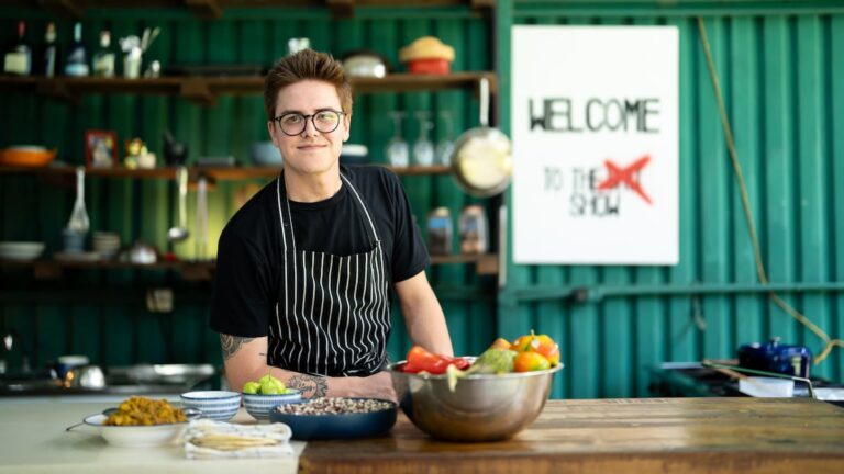 Más que arroz y frijoles: el chef que enseña a los costarricenses sobre su riqueza gastronómica
