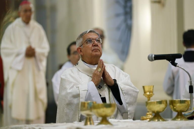 Peña apoya a Israel; Iglesia condena ataque en Gaza