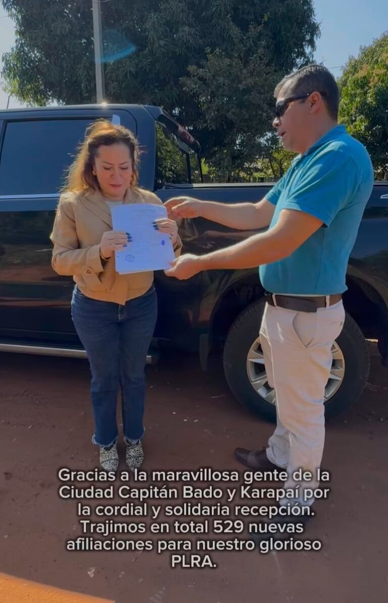 Senadora justifica uso de camioneta de narco en acto.