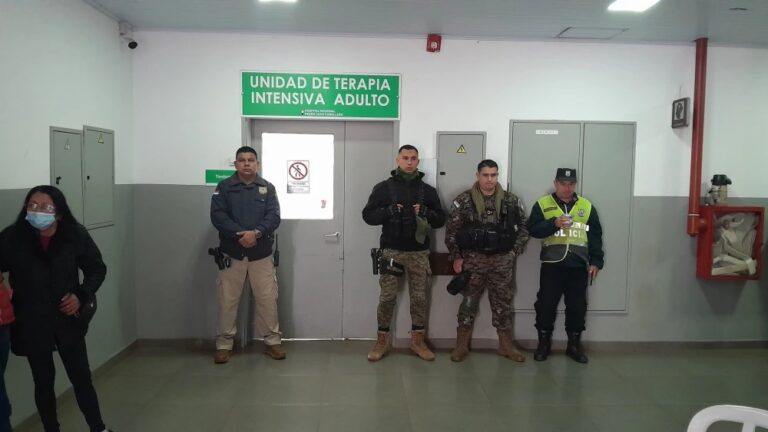 Sicario lesionado por guardias privados es hospitalizado en terapia intensiva.