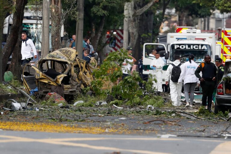 Al menos 6 muertos y más de 60 heridos en un ataque explosivo en una base militar en Cali