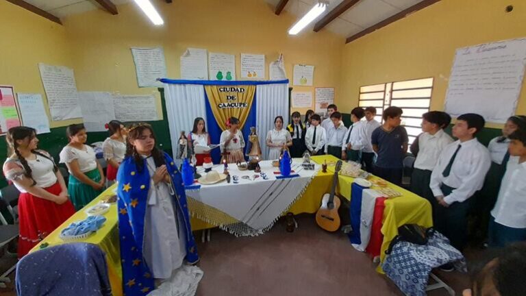 Alumnos de San Antonio destacan lo mejor de su país.