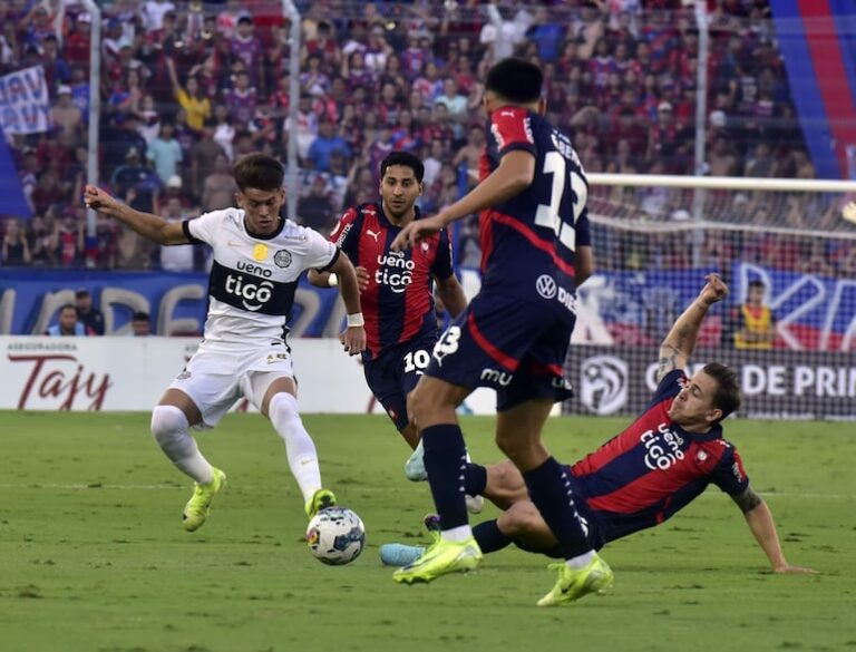 Olimpia contra Cerro Porteño: Horario y dónde seguir el Superclásico hoy.