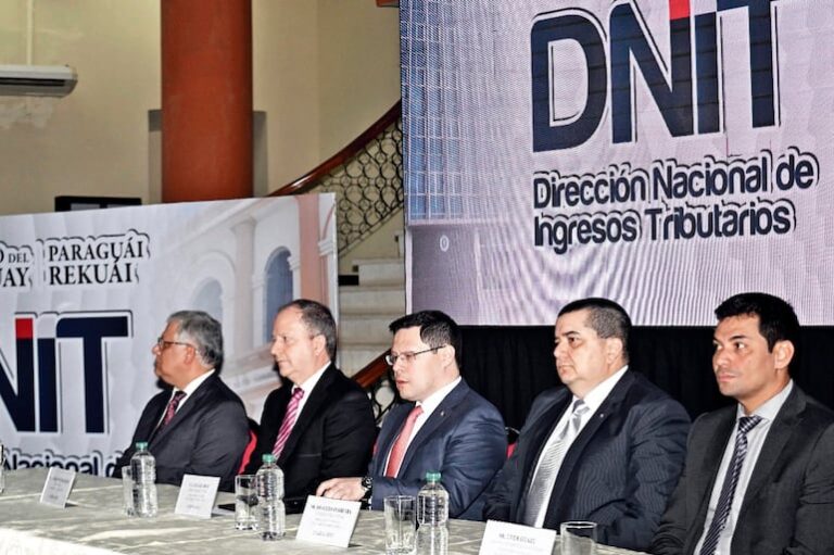 Base tributaria: diversificada y liderada por pequeños contribuyentes.