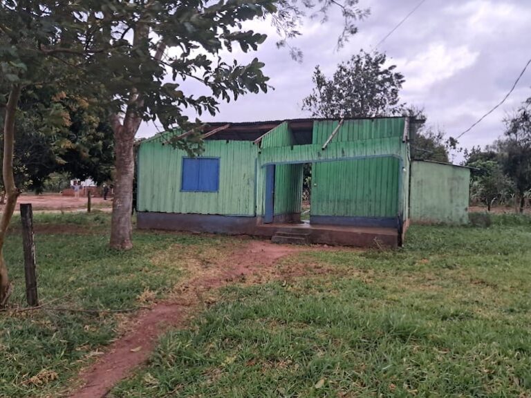 Casas sin techos y zonas oscuras tras tormenta en Amambay.