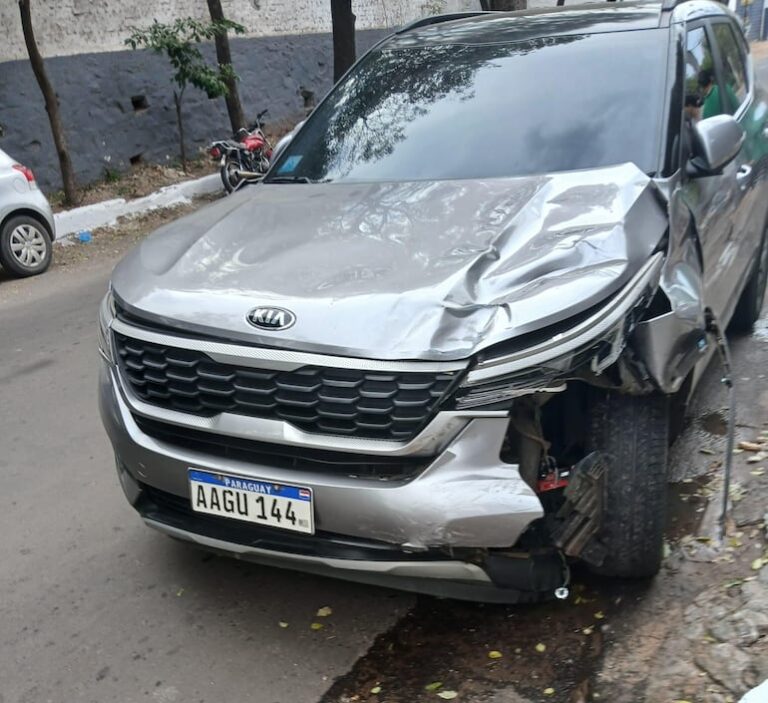 Conductor reincidente causa heridos y evade responsabilidad.