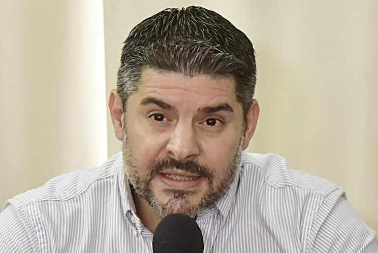 Dudan de renuncia de Nenecho y exigen su destitución.