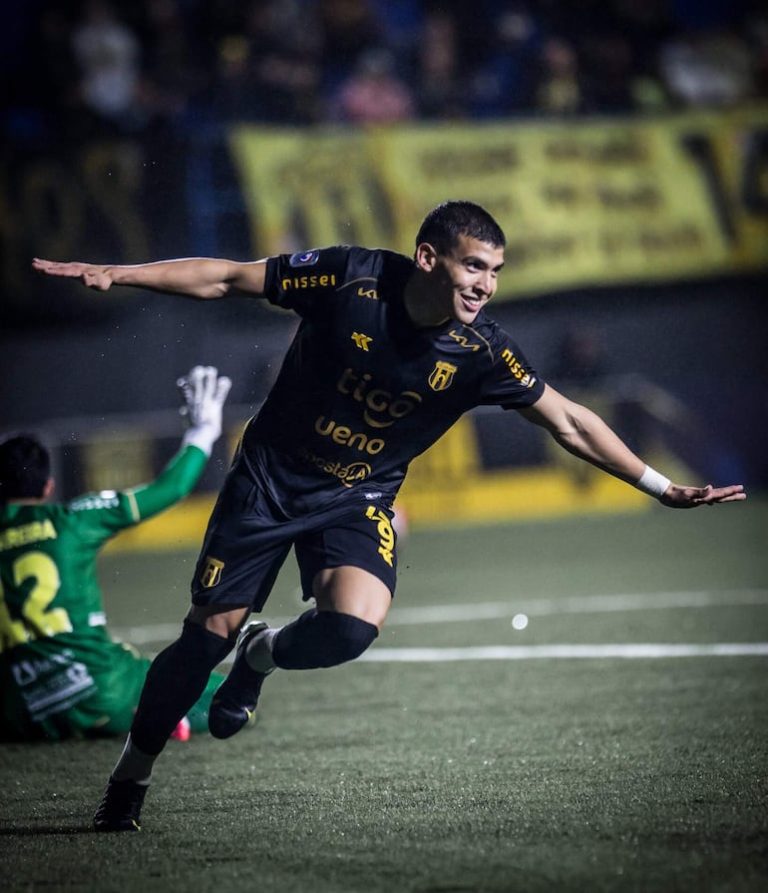 Guaraní venció a Recoleta 3-2 y se acerca a la