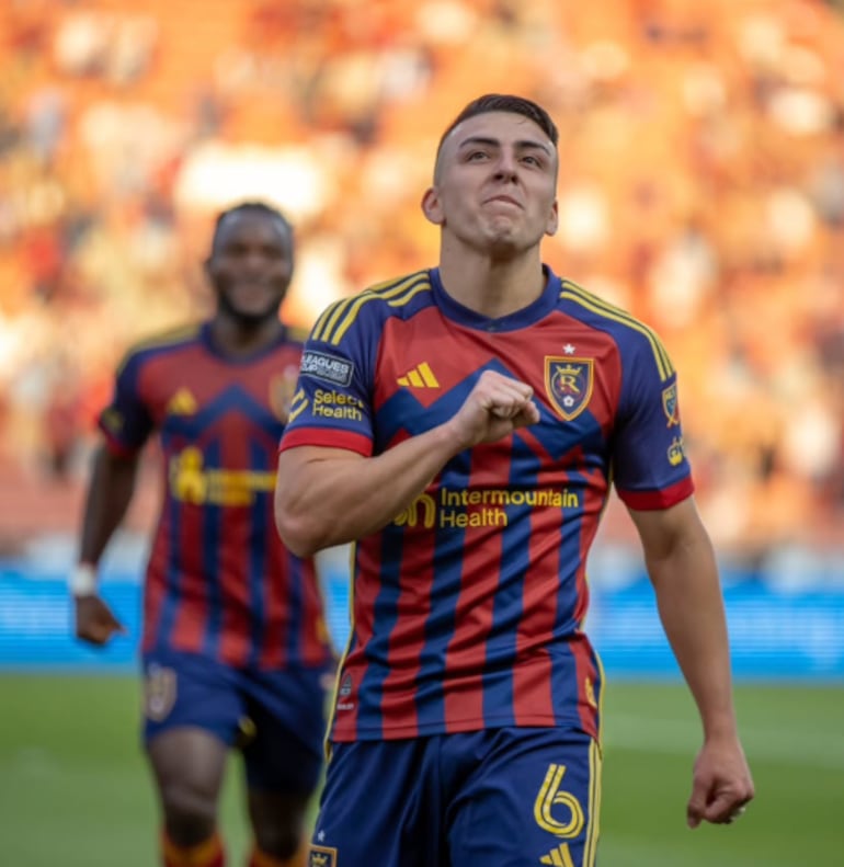 Braian Ojeda marca un impresionante gol para el Real Salt