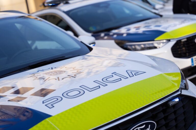 El Ayuntamiento de Málaga tendrá que pagar 16,000 euros a un hombre que la policía local fotografió mientras definía