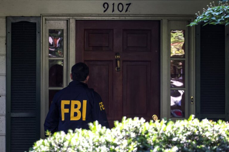 El FBI registra la casa de John Bolton, ex ministro de seguridad nacional de Trump