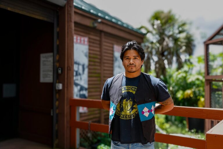 En el corazón de los miccosukeos, la tribu indígena que alcanzó el cierre del aligador Alcatraz