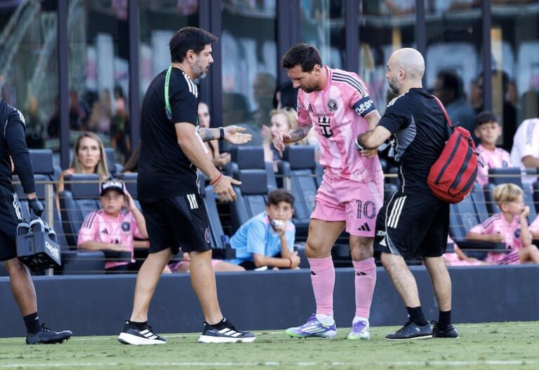 Messi padece un “leve esguince muscular” – Fútbol Internacional