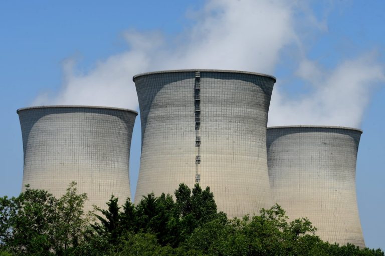 Francia redube su estrategia nuclear