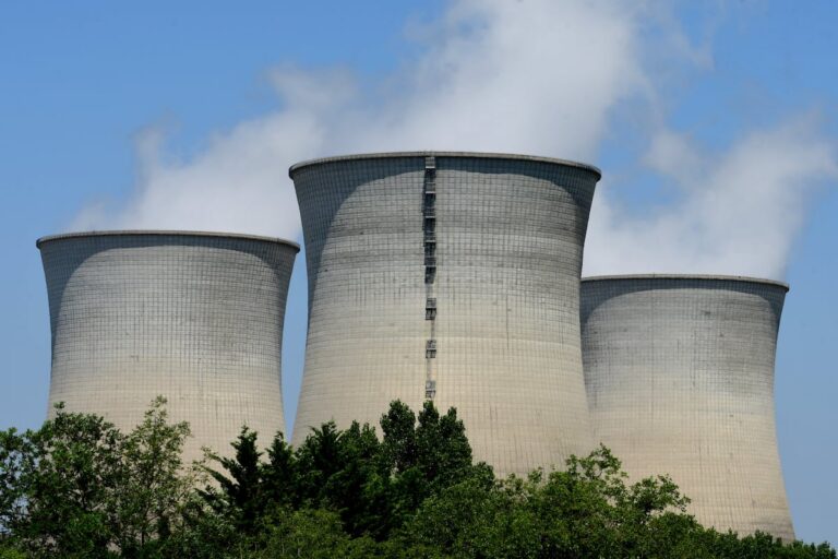 Francia redube su estrategia nuclear