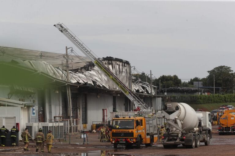 Incendio ocurrió durante labores de mantenimiento, confirma empresa.