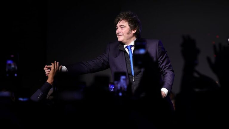 Javier Milei dobla su pulso contra los bancos con un nuevo apretón monetario