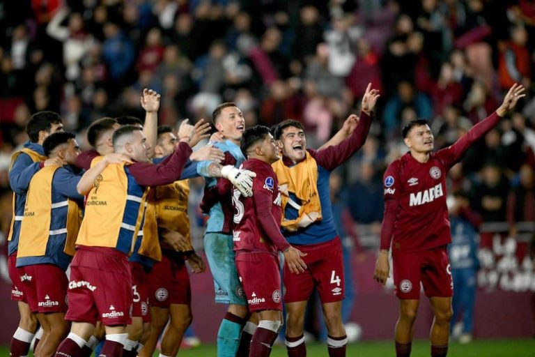 Lanús se clasifica a cuartos de final en penales con