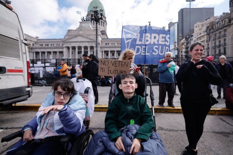 La Cámara de Diputados pone límites al ajuste de Javier Milei en Argentina