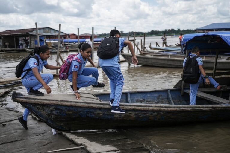 La vida en la isla de Santa Rosa, jugada entre Perú y Colombia