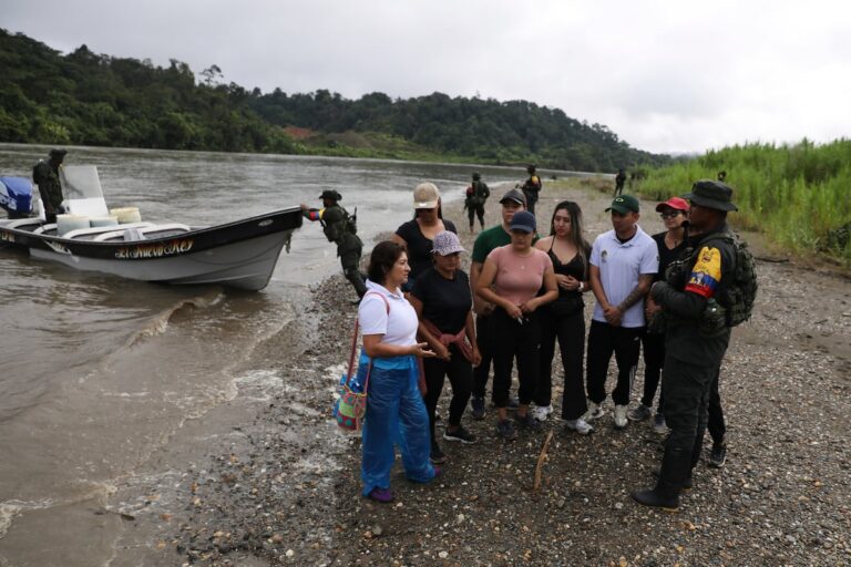 Los múltiples disidentes de Colombia: cuatro grupos han negociado por separado con el gobierno de Petro
