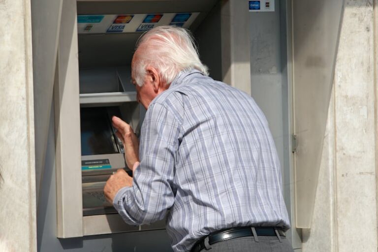 MEF divulga ajustes regionales para mantener caja fiscal.