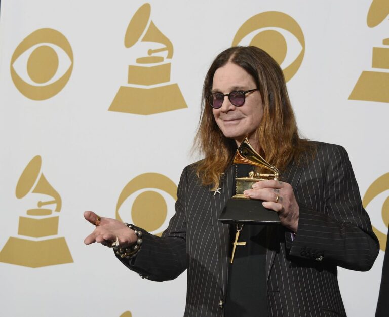 Ozzy Osbourne murió de paro cardíaco, según su certificado de defunción