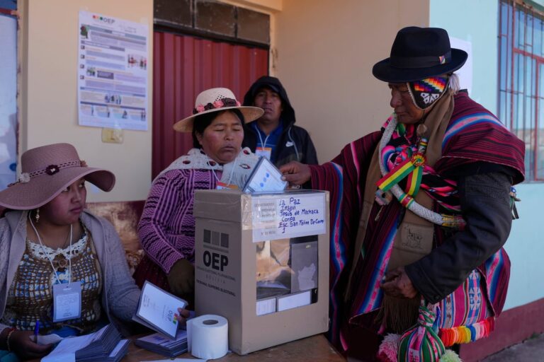 Política y economía: lecciones de Bolivia