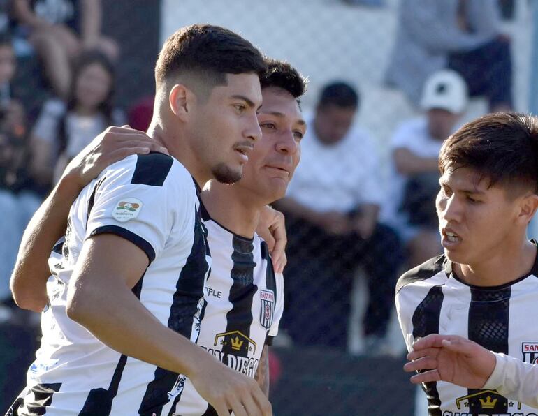 Santaní derrota a Carapeguá con una amplia ventaja - Torneo