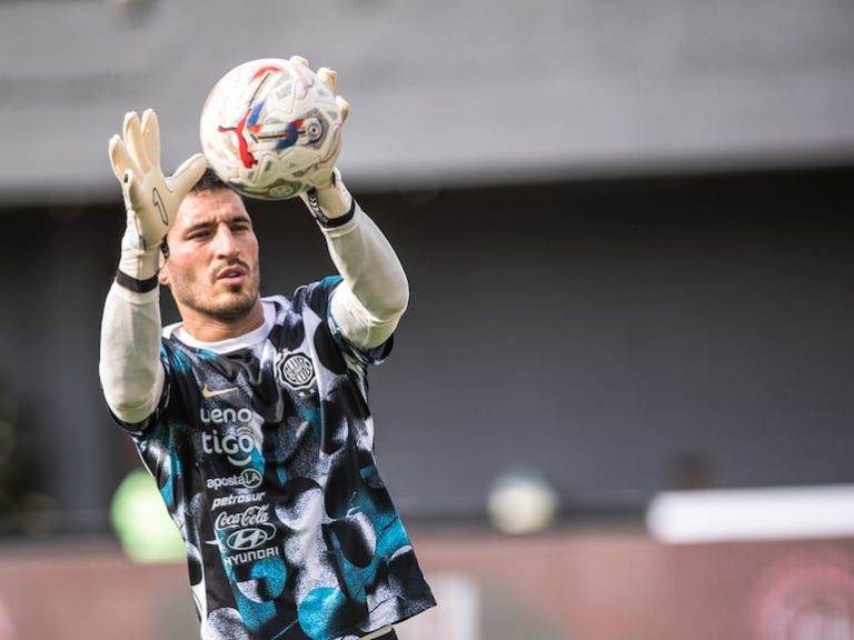 Atención Olimpia: Gastón Olveira abandonó la práctica antes de finalizar
