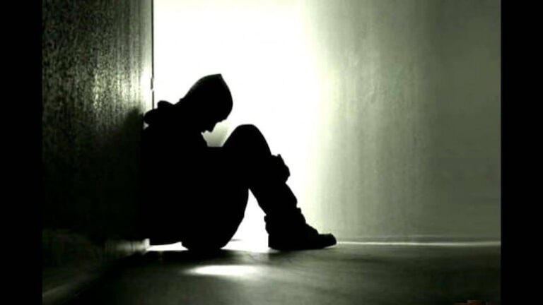 Salud mental en crisis: 840 llamadas al 155 en un mes.