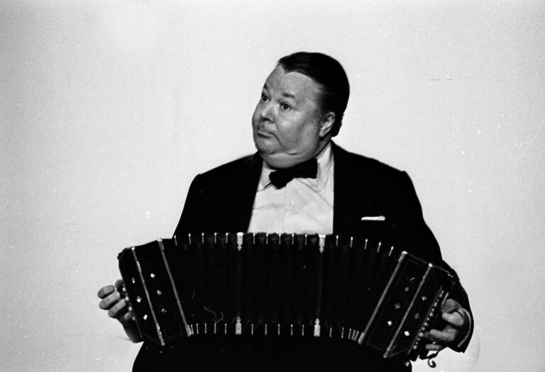 Tango rinde homenaje a la legendaria Bandoneonista Anibal Troilo