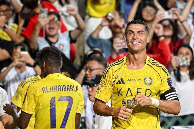 João Félix brilla con tres goles mientras Cristiano anota en