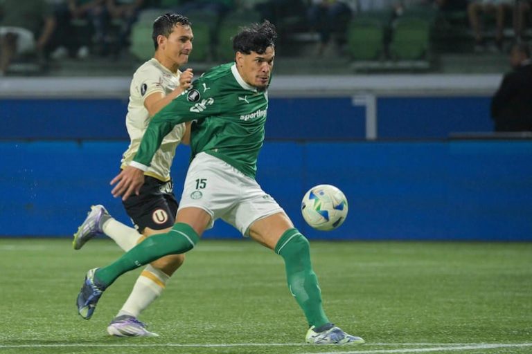 Palmeiras avanza con precaución frente a Universitario, que se despide