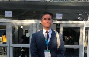 Médico muere tras infarto mientras juega fútbol en Pedro Juan