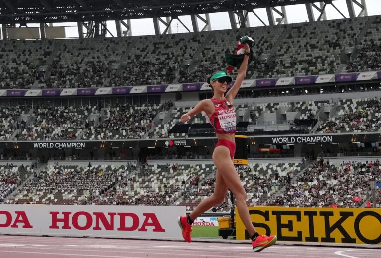 Alegna González, corredora del mundo de la marcha: «Soñé con el oro y lo busqué, pero tenía dinero»