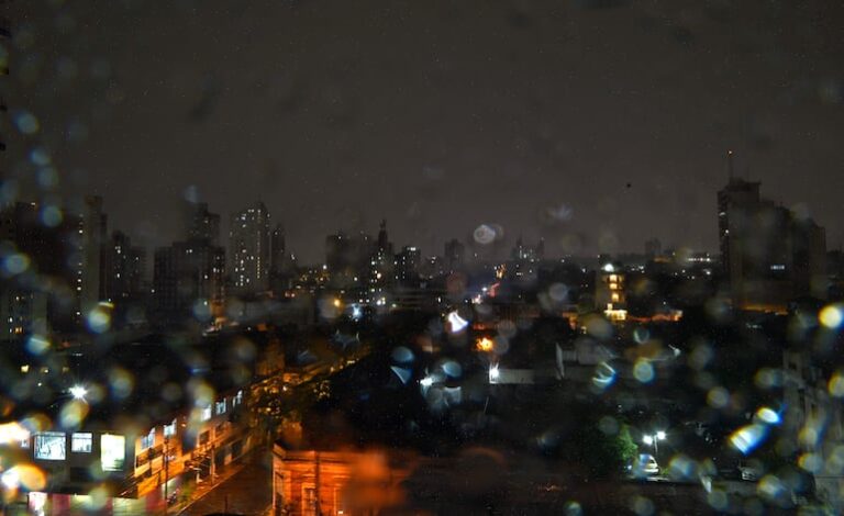 Alerta por tormentas en 13 zonas del país.
