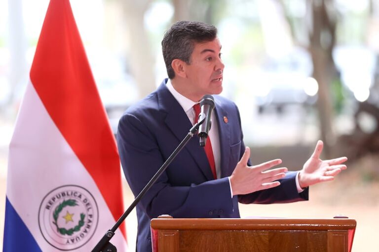 Bochorno de Peña: Crítica del presidente del PLRA