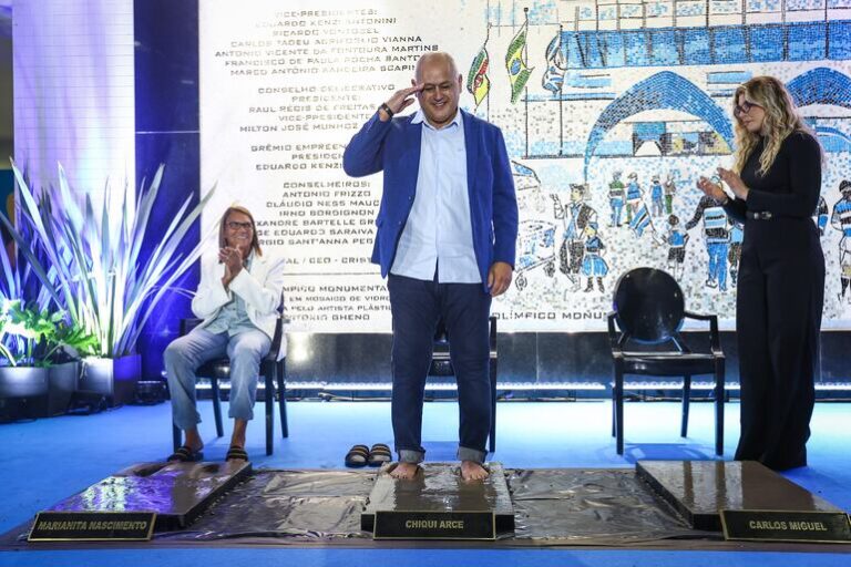 Grêmio rinde tributo a “Chiqui” Arce al inmortalizarlo en su Paseo de la Fama – Fútbol Internacional