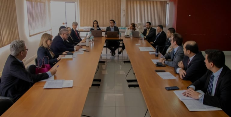 Caja Fiscal: MEF dialoga con magistrados sobre reforma judicial.