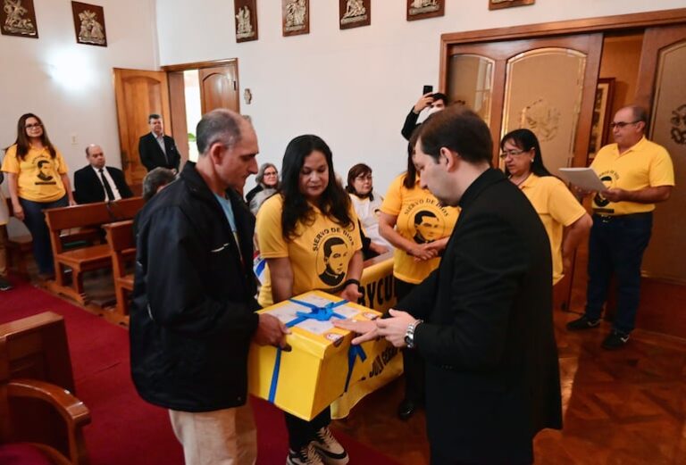Cura paraguayo comenzará proceso de canonización en Roma.