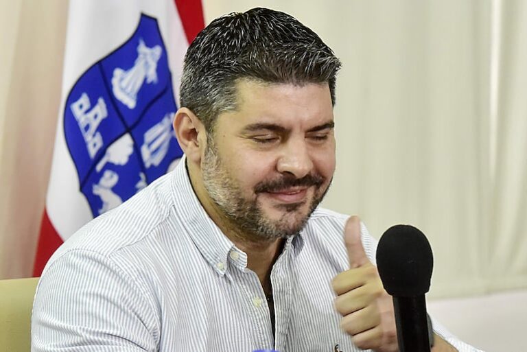 Denuncian pedido «tragicómico» de Nenecho sobre informe de desvío.