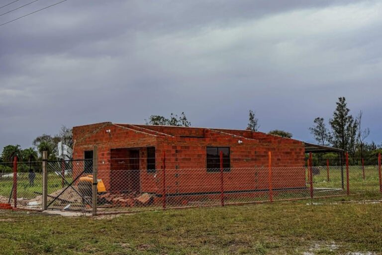 Fuerte tormenta dañó varias casas en Villeta.
