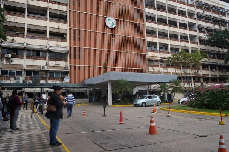 Jubilado espera cirugía 75 días: «Sin dinero, se muere»