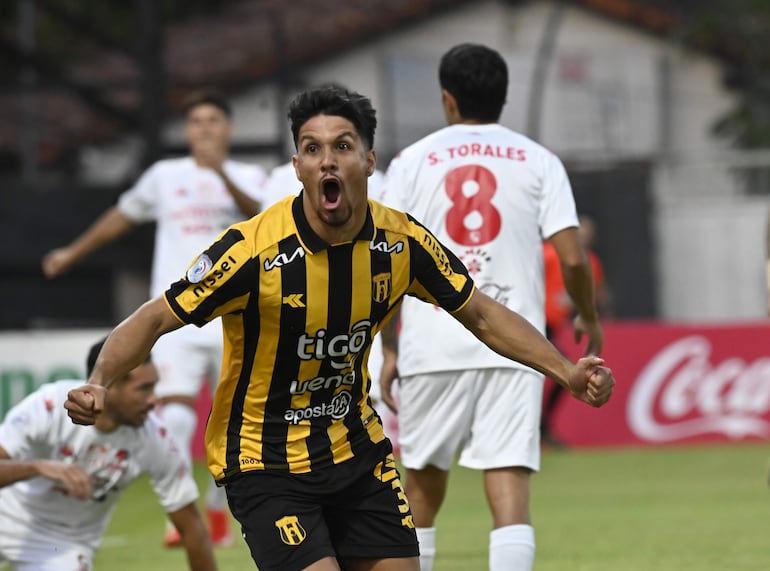 Guaraní asume el mando en el fútbol.