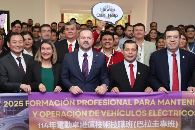 Lanzan curso internacional sobre vehículos eléctricos con Taiwán.